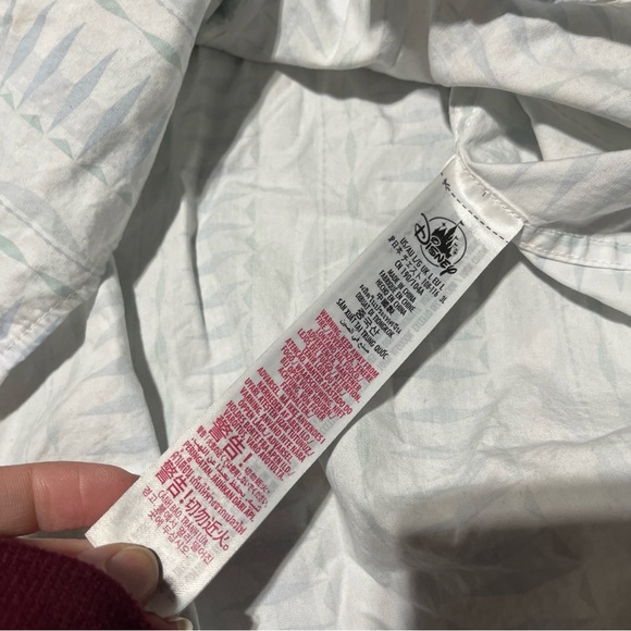 Disney Mens Shirt Extra Large White Blue Stripe Frozen Horse Elsa See Note- Flaw - Picture 8 of 11